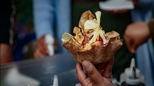 Helado con productos del bosque